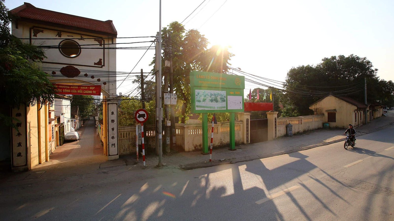 Hanoi Cycling Day Tour Chem Tay Tuu Dong Ngac